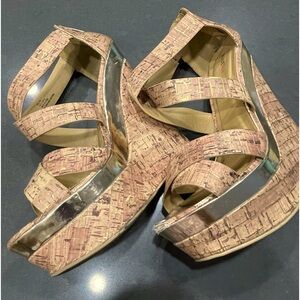 GOLD METALLIC & CORK PATTERNED HOLLYN HIGH WEDGE SANDALS. Size 9. Heel ~5” high.